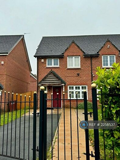 3 Bedroom Semi-Detached House To Rent In Kenyon Lane, Manchester, M40