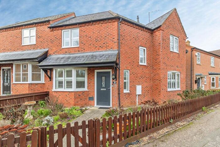 3 Bedroom Semi Detached House For Sale In Rays Close, Milton Keynes, Buckinghamshire, MK2