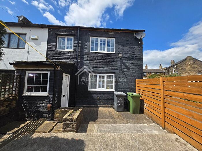 3 Bedroom Semi-Detached House To Rent In Chapel Fold, Batley, WF17