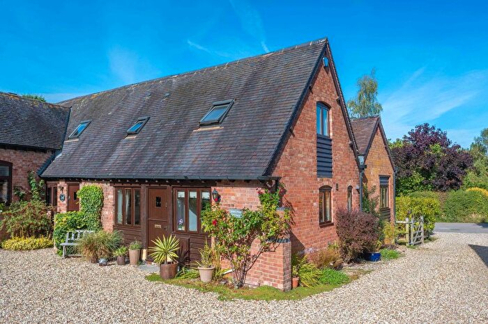 2 Bedroom Barn Conversion For Sale In Goldicote, Stratford-Upon-Avon, CV37