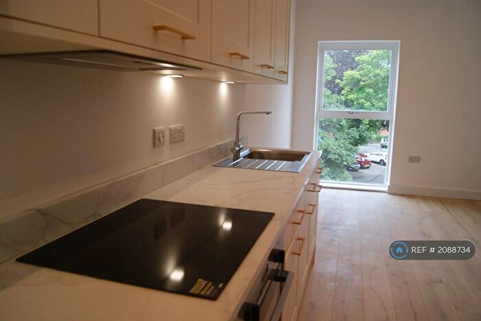 1 Bedroom Flat To Rent In Southbank, Sale, M33