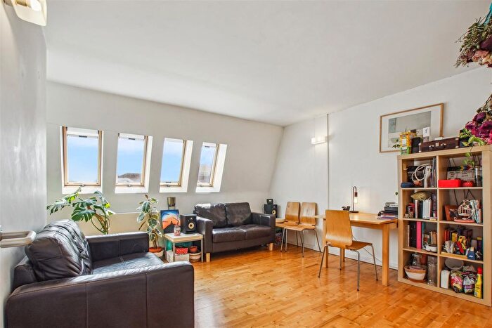 1 Bedroom Property To Rent In King Street, London, W6