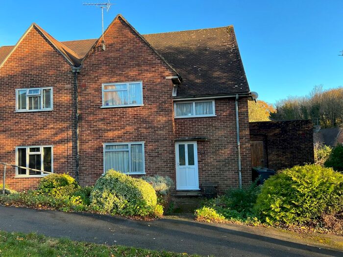 4 Bedroom Semi-Detached House To Rent In Chatham Road, Winchester, SO22