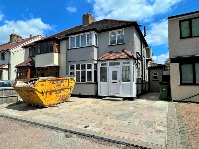 5 Bedroom Semi-Detached House To Rent In Upper Rainham Road, Hornchurch, Essex, RM12