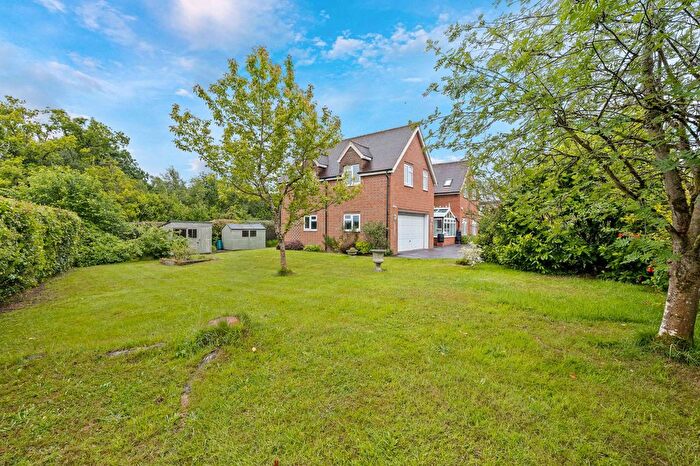 6 Bedroom Detached House For Sale In Beacon Rise, East Grinstead, RH19