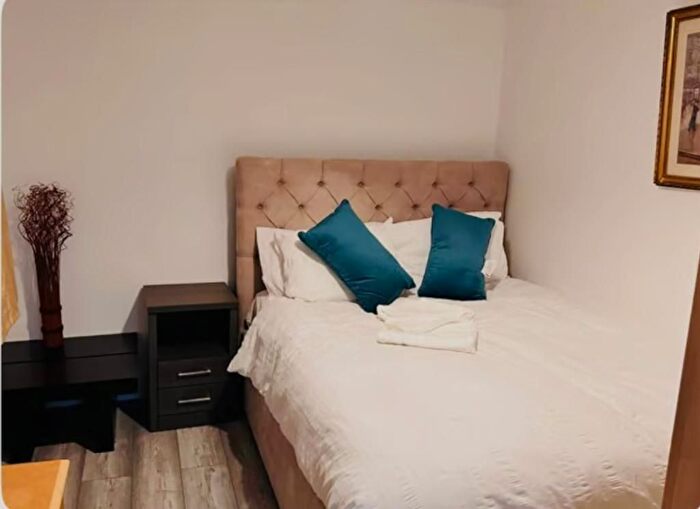 1 Bedroom Flat To Rent In Hollidge Way, Dagenham, RM10