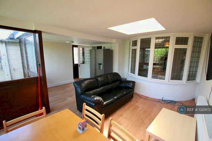 5 Bedroom Terraced House To Rent In Culver Lane, Earley, Reading, RG6