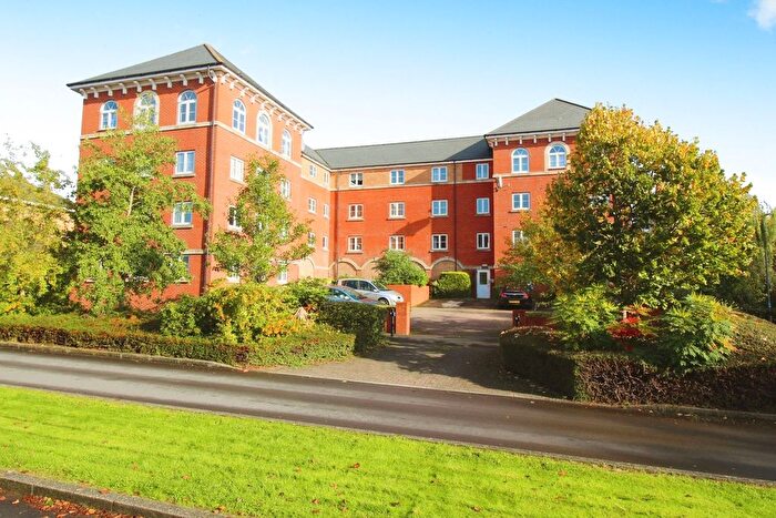 2 Bedroom Flat To Rent In Padstow Road, Swindon, SN2