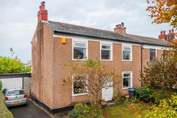 3 Bedroom Semi Detached House For Sale In Sandy Lane, Leyland, PR25