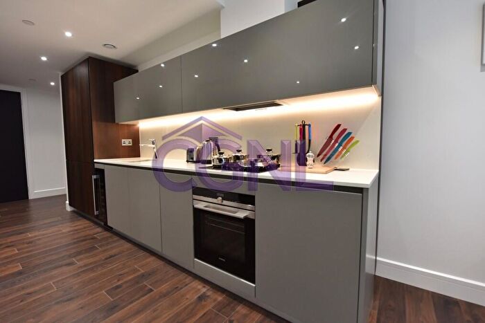 Studio To Rent In Neroli House, Piazza Walk, London, E1