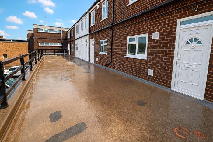 2 Bedroom Flat To Rent In Frimley High Street, Frimley, Camberley, Surrey, GU16