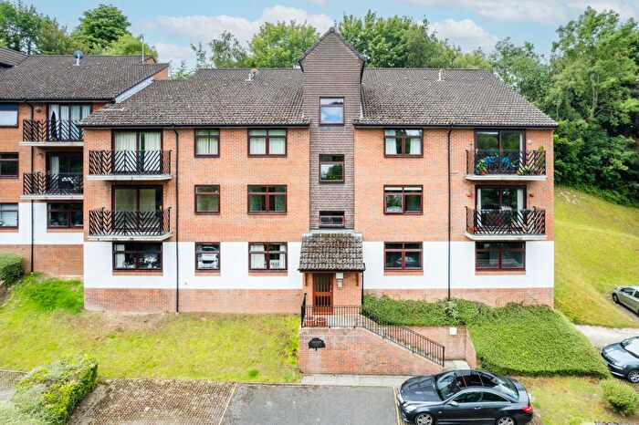 1 Bedroom Flat To Rent In Hillside Road, Whyteleafe, CR3