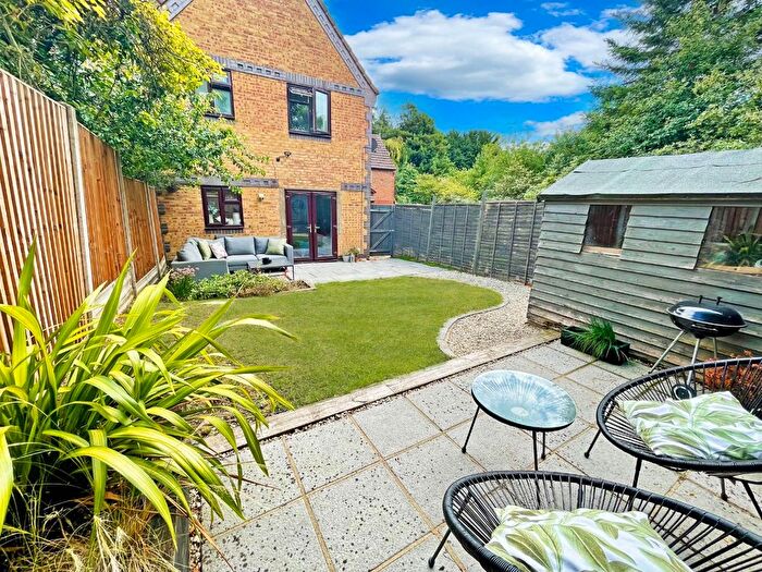 1 Bedroom End Of Terrace House For Sale In Malthouse Green, Luton, Bedfordshire, LU2