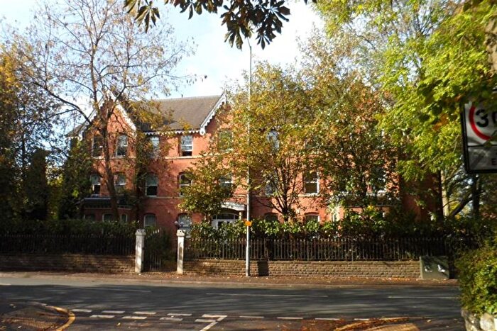 2 Bedroom Flat To Rent In Heaton Moor Road, Heaton Moor, Stockport, SK4