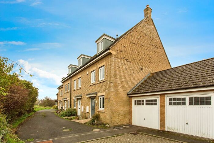 4 Bedroom End Of Terrace House For Sale In Duddle Drive, Longstanton, Cambridge, CB24
