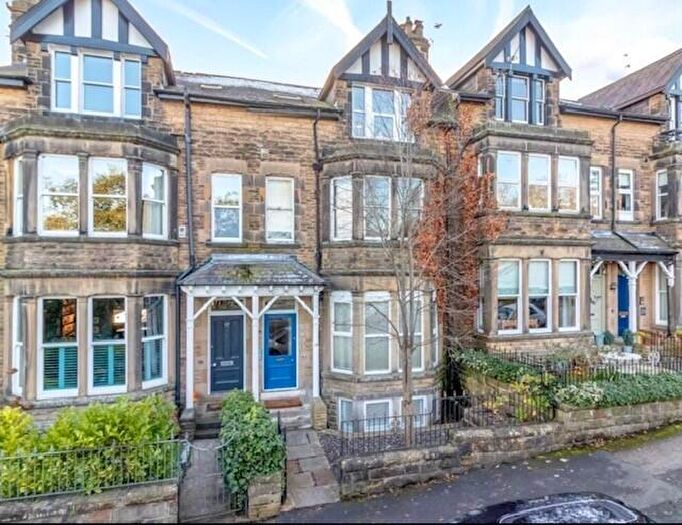 2 Bedroom Apartment To Rent In Harlow Moor Drive, Harrogate, North Yorkshire, HG2