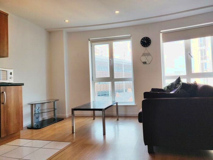 Apartment To Rent In Hive, Masshouse Plaza, Birmingham, B5