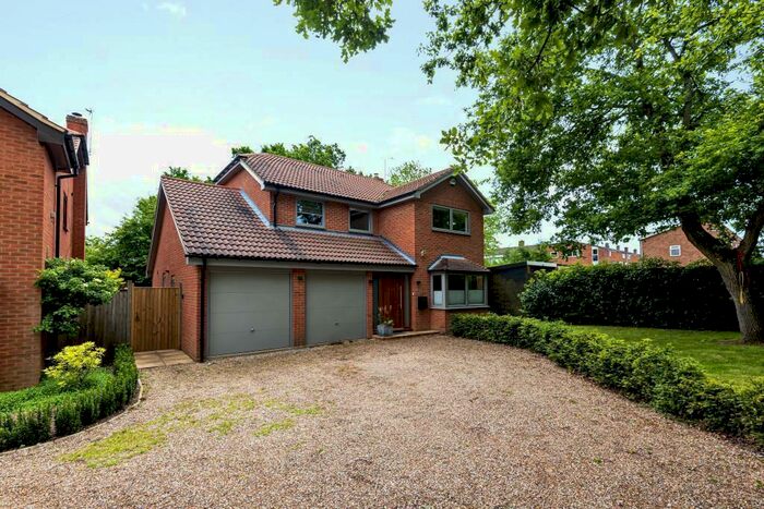 4 Bedroom Detached House To Rent In The Spinney, Waltham Road, Twyford, Berkshire, RG10
