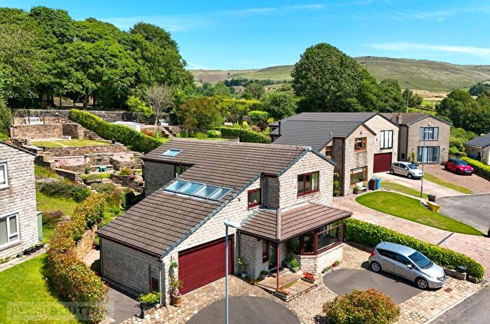 4 Bedroom Detached House For Sale In Fatherford Close, Diggle, Saddleworth, OL3
