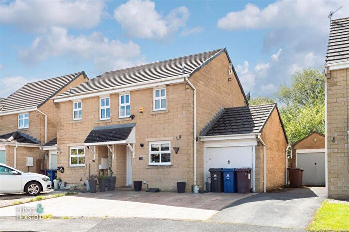 3 Bedroom Semi-Detached House For Sale In Printers Fold, Burnley, BB12