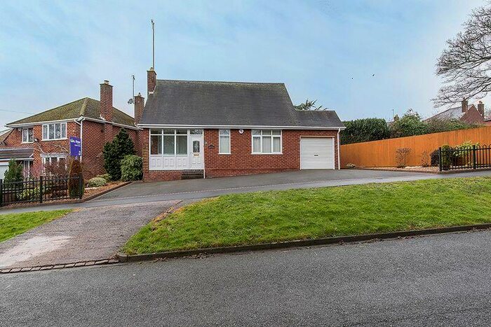 2 Bedroom Detached Bungalow To Rent In Timbertree Road, Cradley Heath, B64