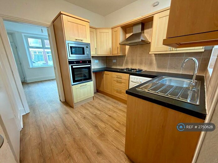 2 Bedroom Terraced House To Rent In Beechwood Road, Sheffield, S6