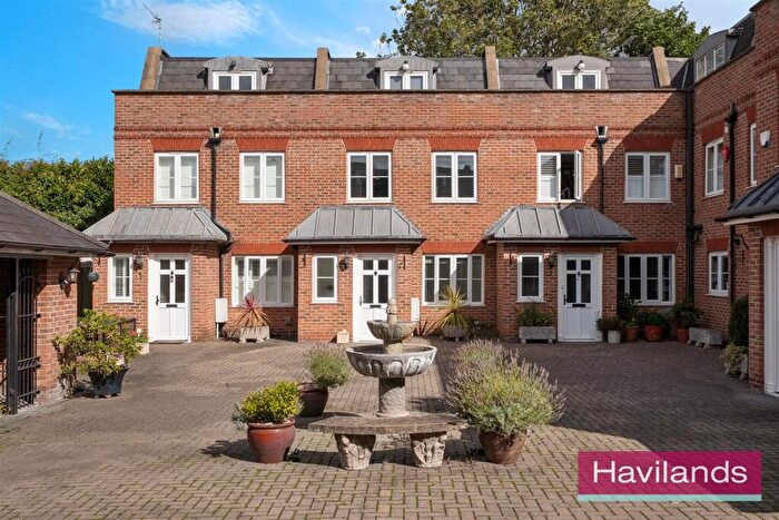 2 Bedroom End Of Terrace House For Sale In Old Dairy Square, London, N21