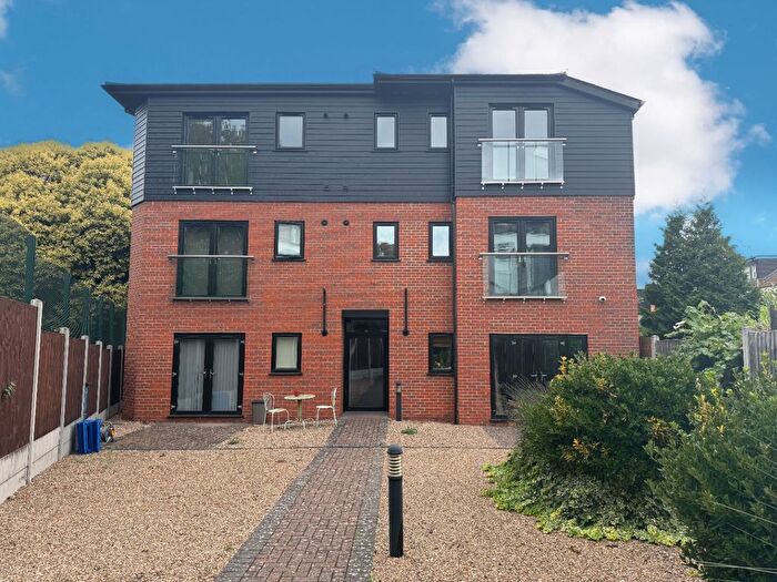 2 Bedroom Flat To Rent In Gordon Heights, Stratford, E15