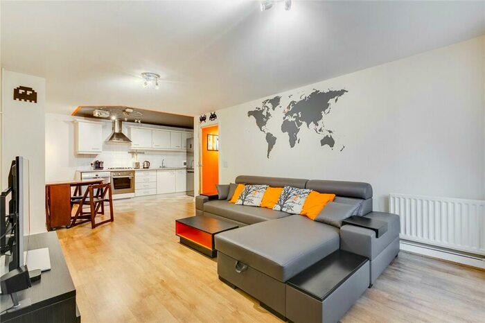 1 Bedroom Flat To Rent In Dallington Street, Clerkenwell, EC1V