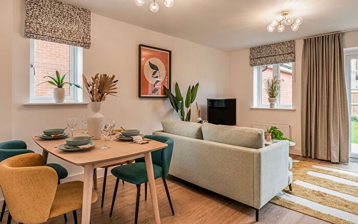 3 Bedroom End Terrace House For Sale In Linnet Road, Spixworth, NR6