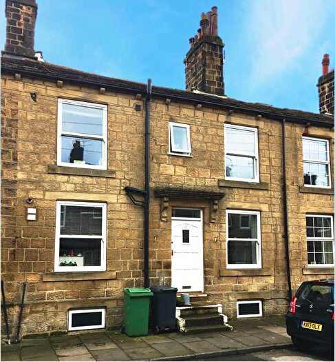 2 Bedroom Terraced House To Rent In West View, Yeadon, Leeds, LS19