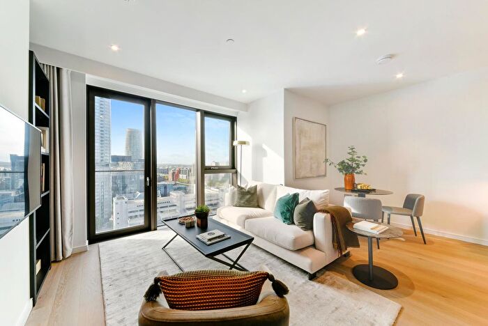 Studio To Rent In Blackwall Way, London, E14