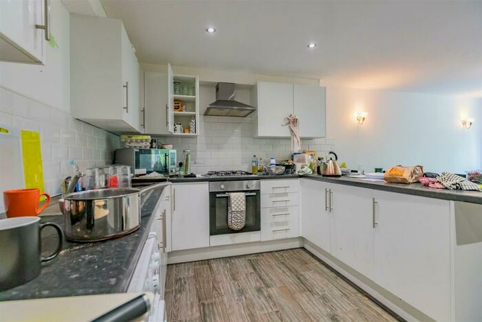 6 Bedroom House To Rent In Heeley Road, Birmingham, B29