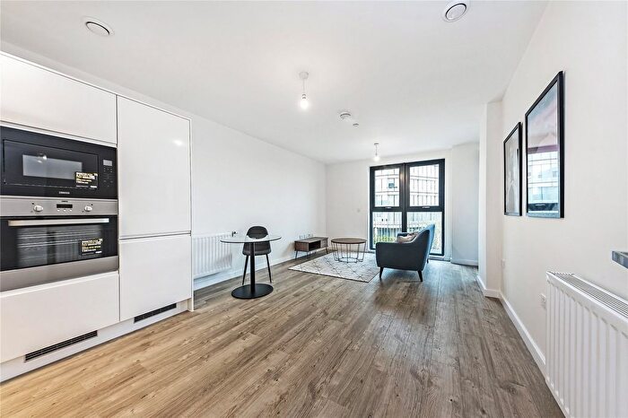 1 Bedroom Flat For Sale In Lakeside Drive, London, NW10