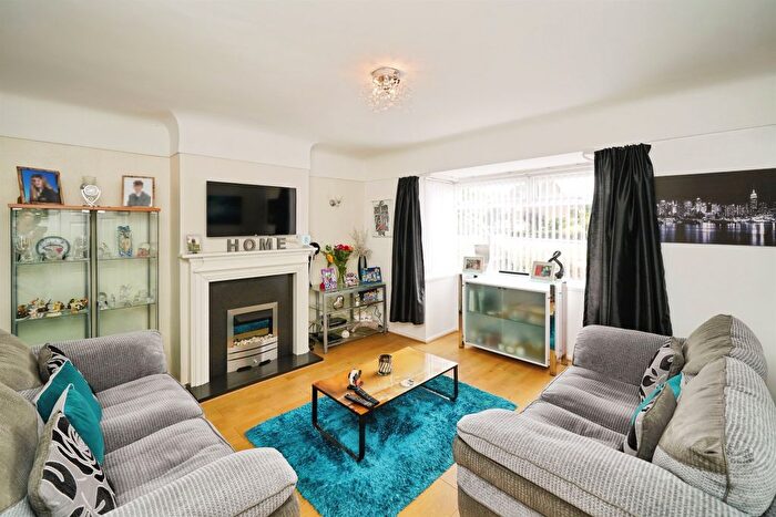 3 Bedroom Semi-Detached House For Sale In Reeds Lane, Wirral, CH46