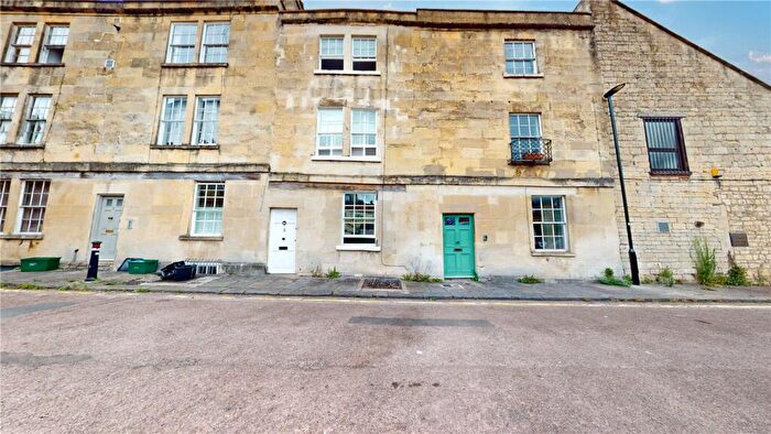 3 Bedroom Maisonette To Rent In Weymouth Street, BA1