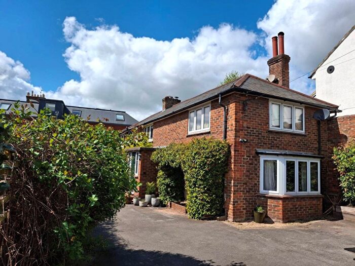 3 Bedroom Detached House For Sale In St. James Avenue, Farnham, Surrey, GU9
