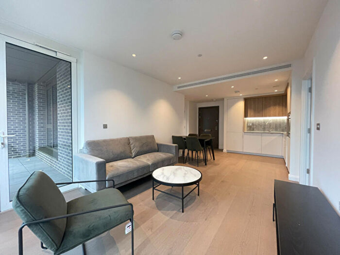 2 Bedroom Apartment To Rent In Gasholder Place, London, SE11