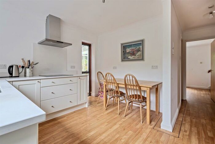 5 Bedroom Detached House For Sale In Duryard Valley, Exeter, EX4