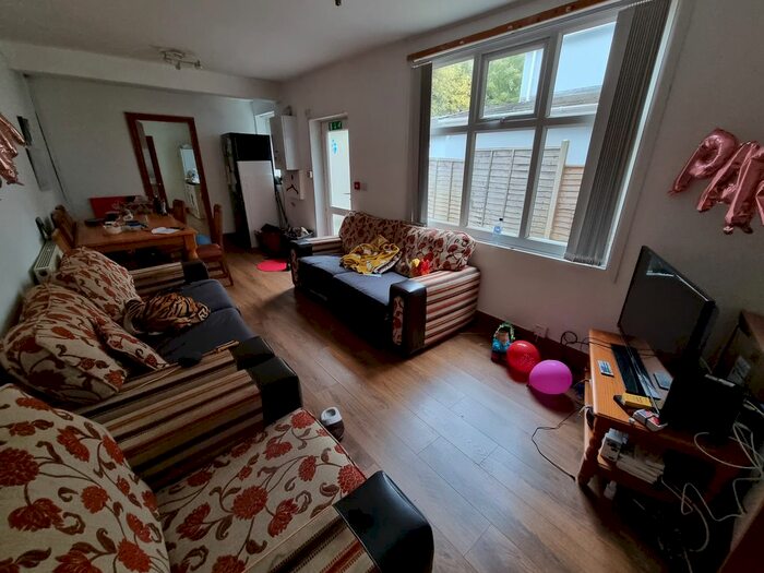 8 Bedroom Terraced House To Rent In Oak Tree Lane, Selly Oak B29