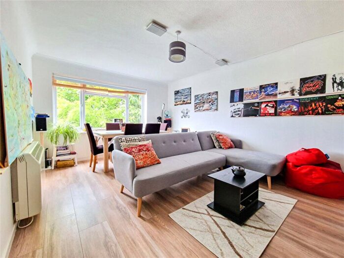 3 Bedroom Flat For Sale In Footscray Road, London, SE9