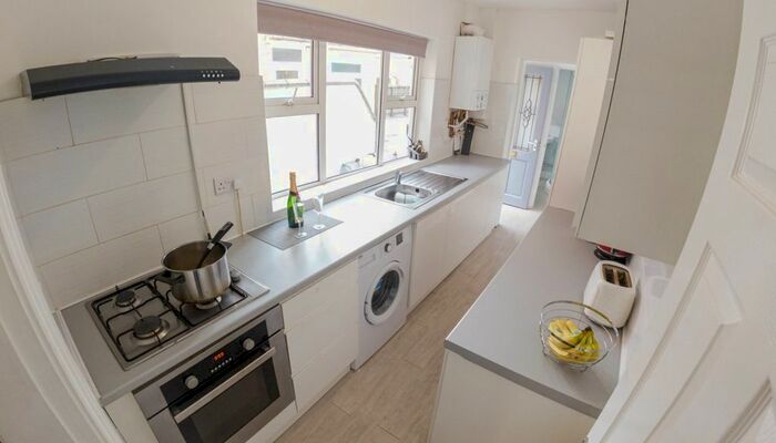 3 Bedroom Flat To Rent In Ullswater Street, Leicester LE2