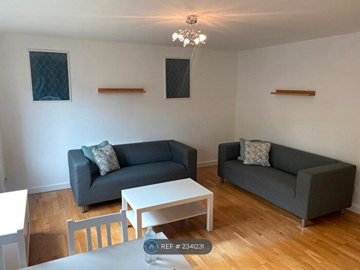 2 Bedroom Flat To Rent In Waterfront Park, Edinburgh, EH5
