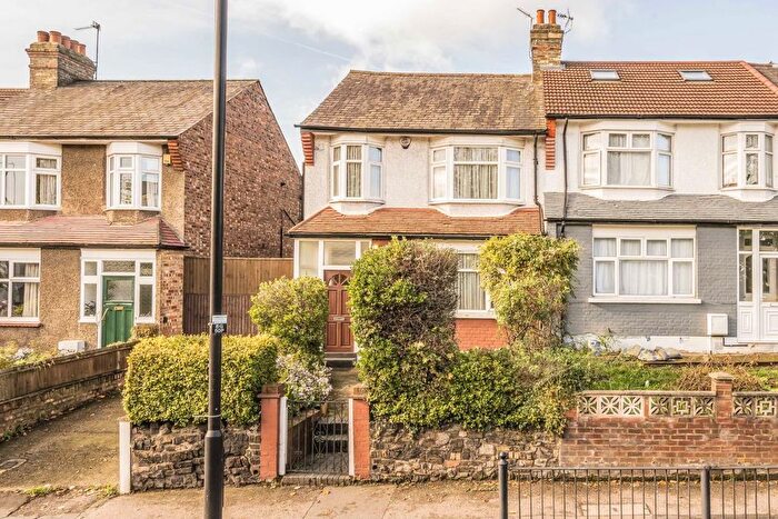 3 Bedroom Property To Rent In Bounds Green Road, London, N22