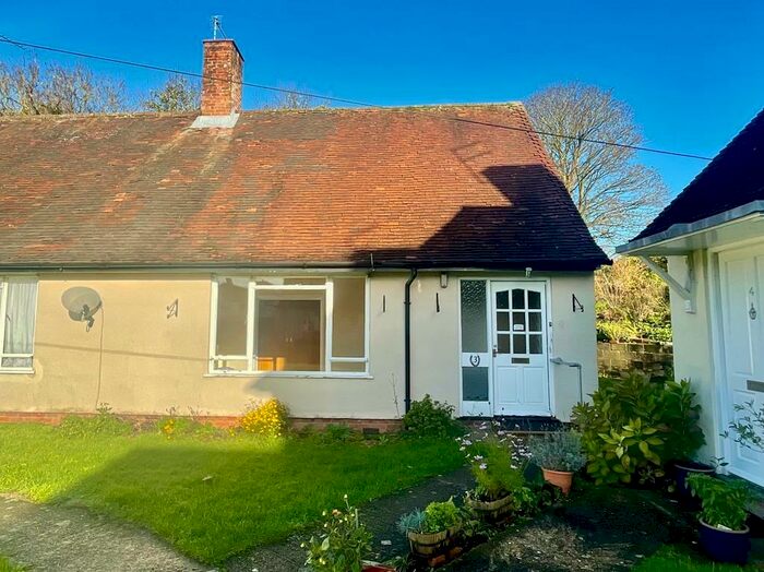 1 Bedroom Bungalow To Rent In Oxford Road, Sutton Scotney, SO21