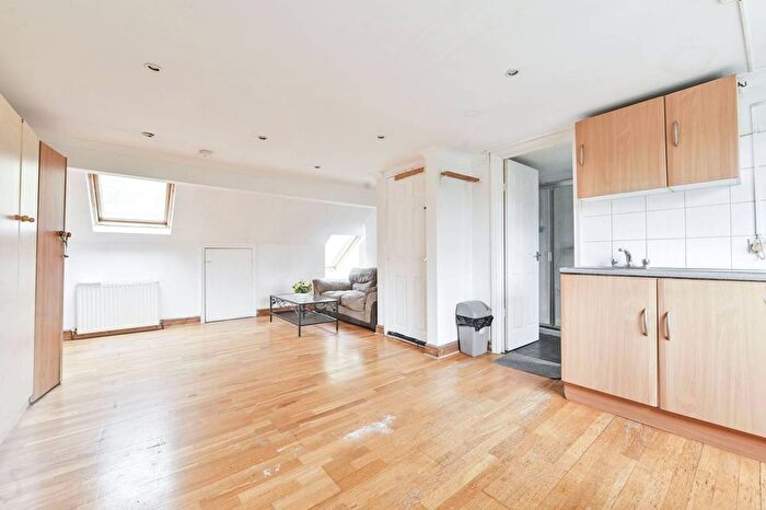 Studio To Rent In Bromyard Avenue, East Acton, London, W3