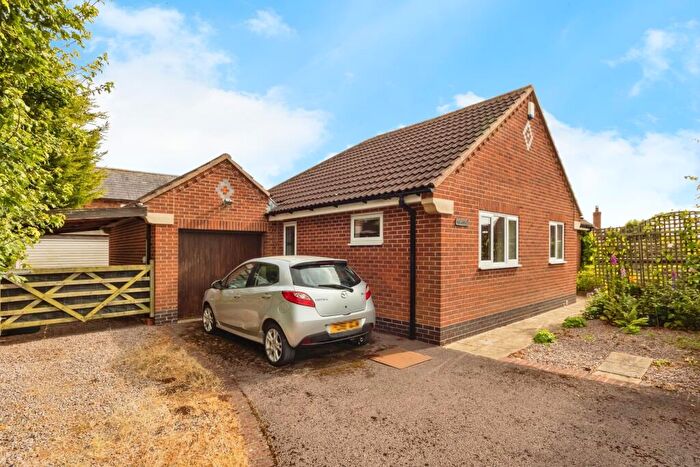 3 Bedroom Bungalow For Sale In Saddlers Yard, Plumtree, Nottingham, Nottinghamshire, NG12