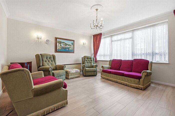 2 Bedroom Flat To Rent In Margaret Way, Redbridge, IG4