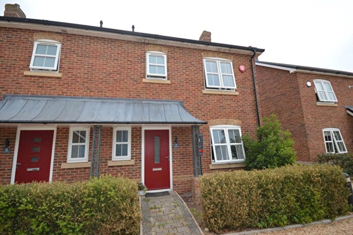 3 Bedroom Semi-Detached House To Rent In Nursery Grove, Pennington, Lymington, Hampshire, SO41