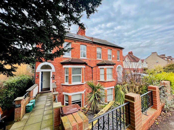 1 Bedroom Property To Rent In Croydon Road, Caterham, CR3